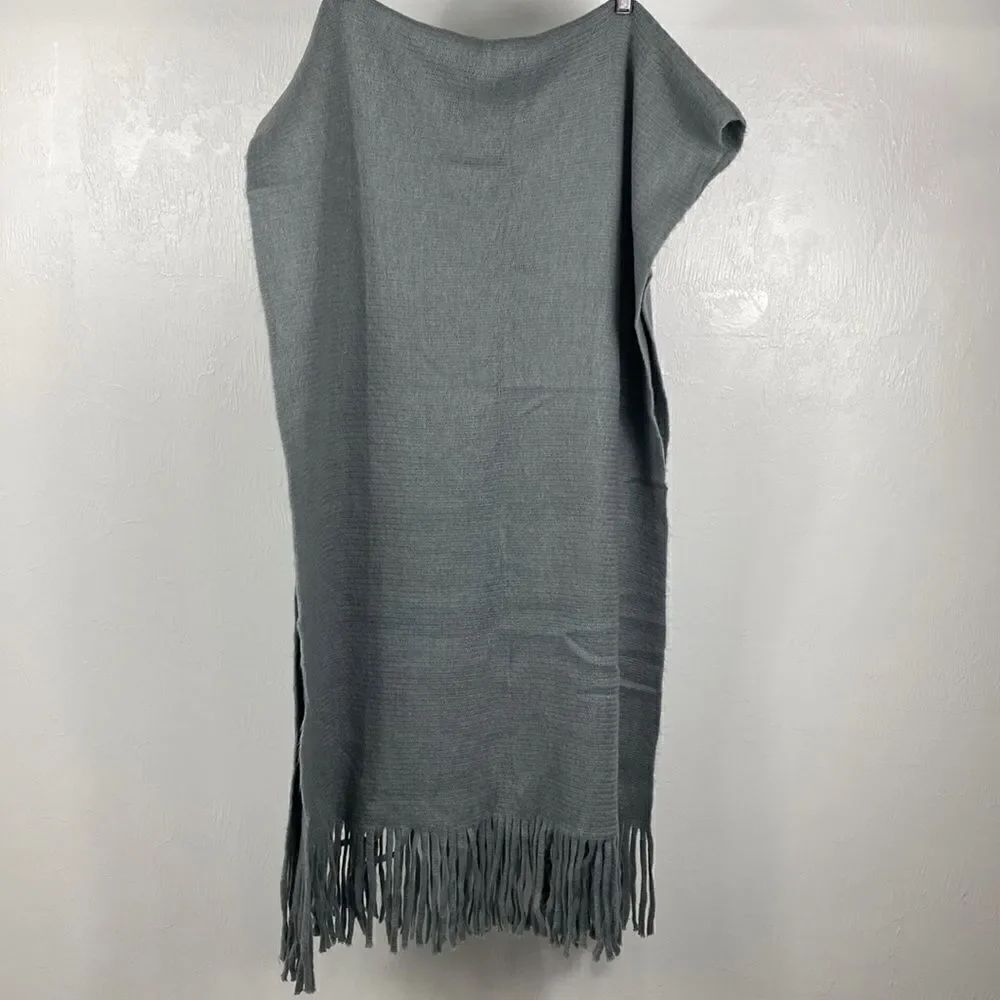 Steve Madden Gray Scarf With Fringe